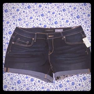 Brand new never before worn !!